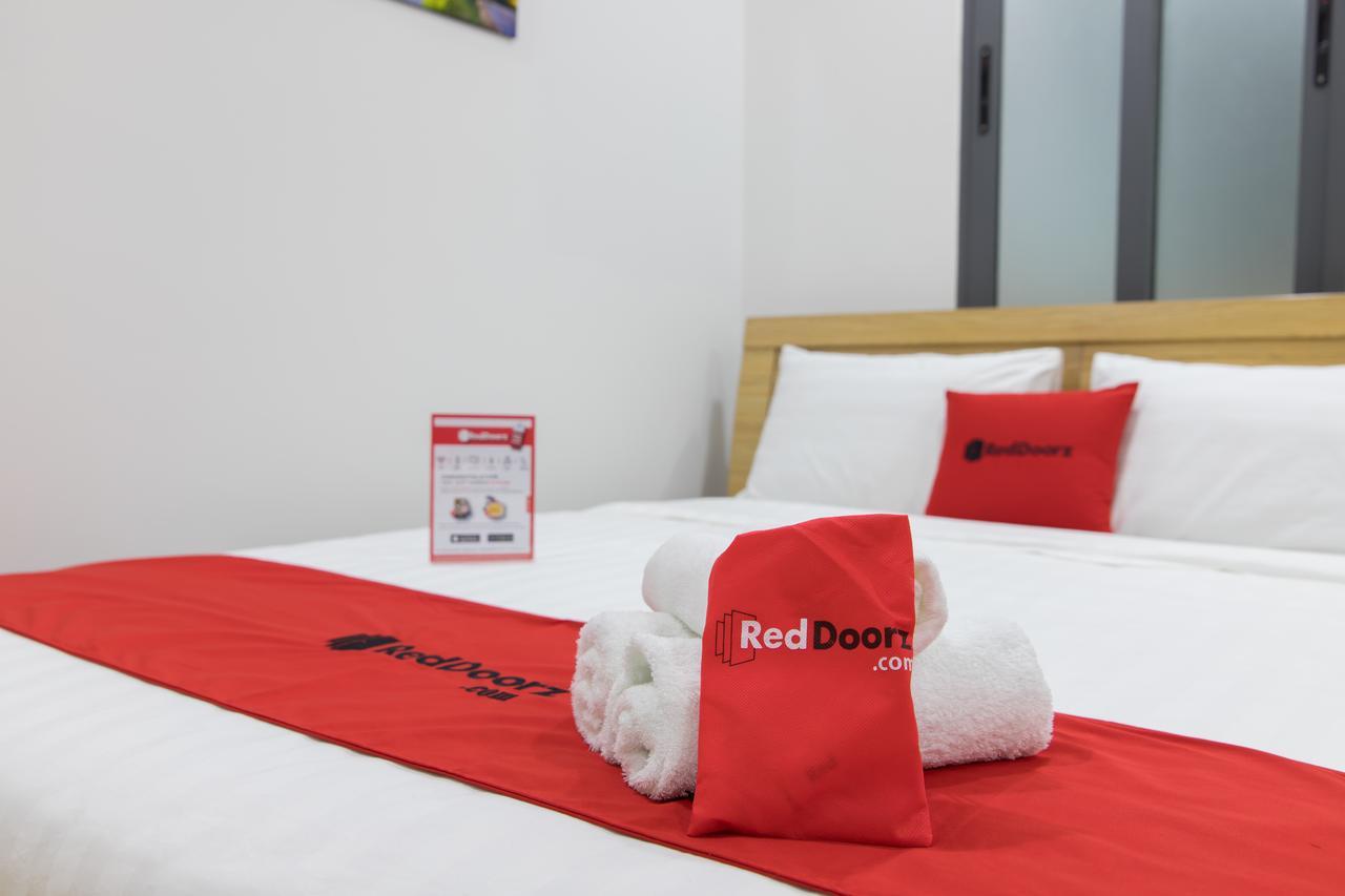 Reddoorz Premium Near E-Town Hotell Ho Chi Minh-byen Eksteriør bilde