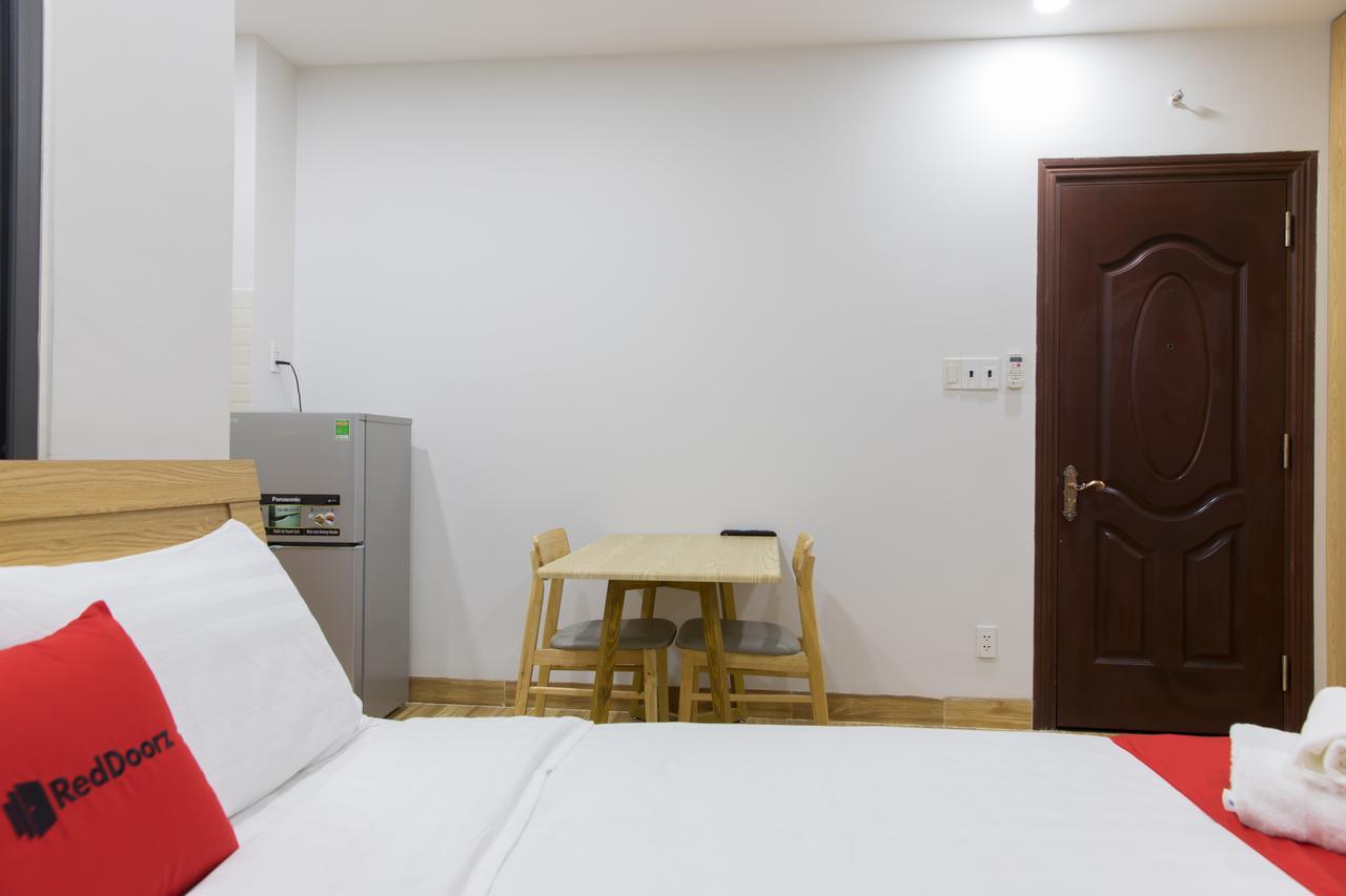 Reddoorz Premium Near E-Town Hotell Ho Chi Minh-byen Eksteriør bilde